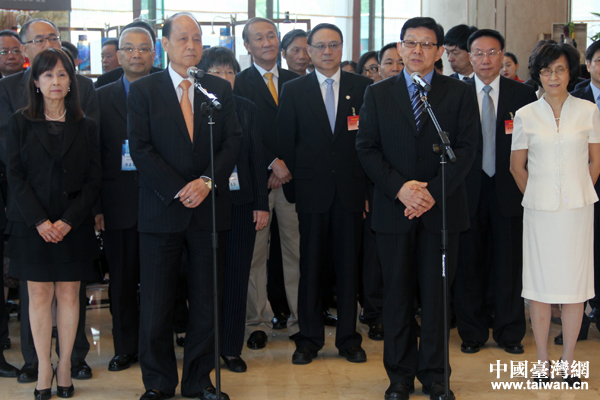 海協(xié)會(huì)會(huì)長(zhǎng)陳德銘在福州世茂洲際酒店歡迎海基會(huì)董事長(zhǎng)林中森一行