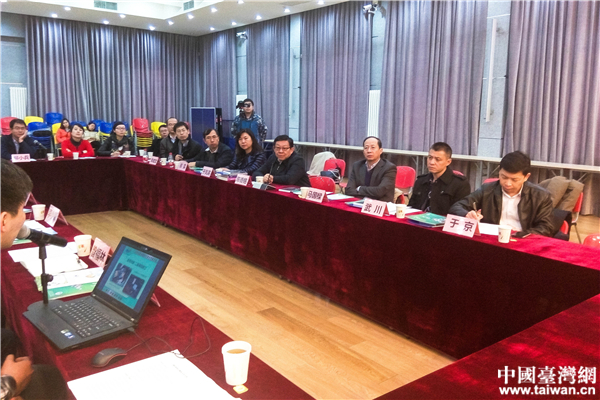 陳會長一行與東城區(qū)教育工作者座談 陳會長一行與東城區(qū)教育工作者座談